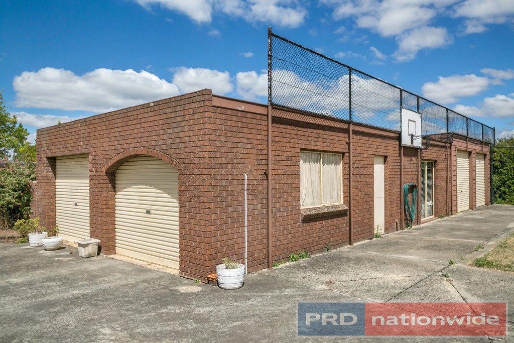 2 Lynne Court DELACOMBE 15