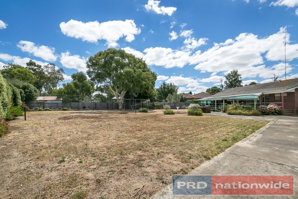 2 Lynne Court DELACOMBE 17