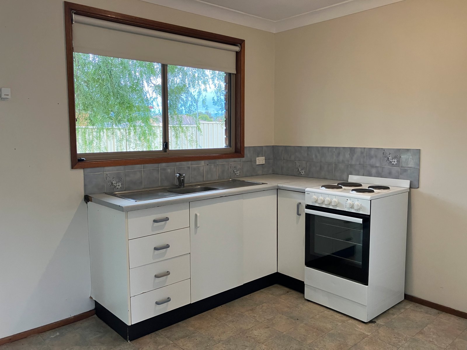 2 Maitland Street TAMWORTH 3