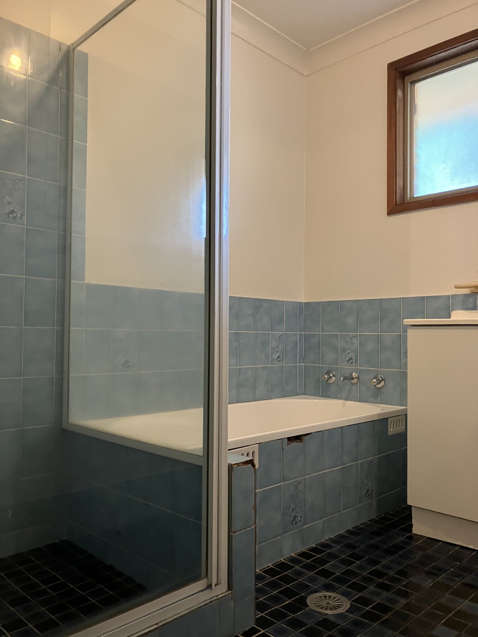 2 Maitland Street TAMWORTH 8