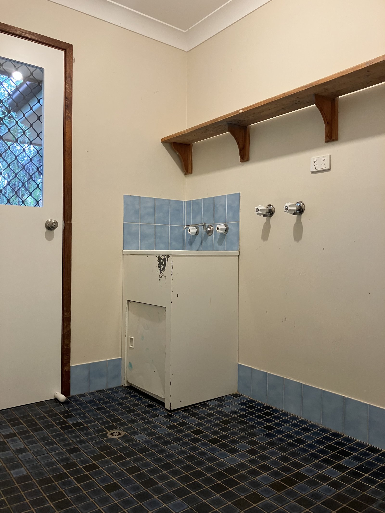 2 Maitland Street TAMWORTH 9