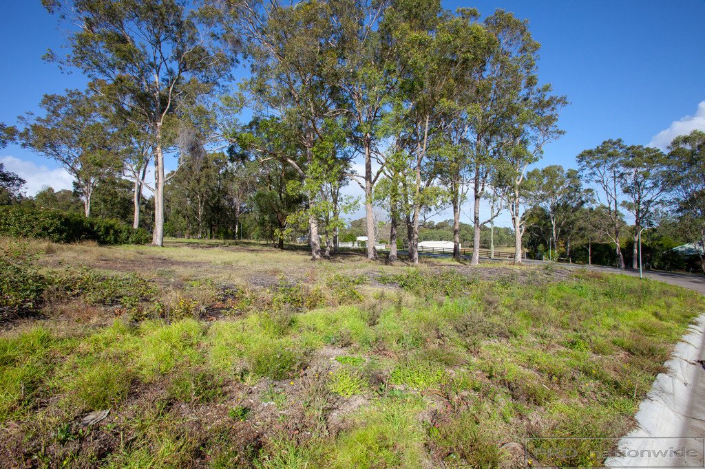 2 Mala Close LOUTH PARK 3