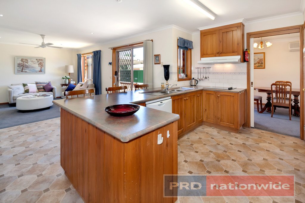 2 Mancev Court BROWN HILL 2