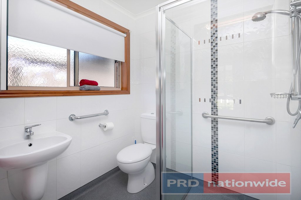 2 Mancev Court BROWN HILL 5