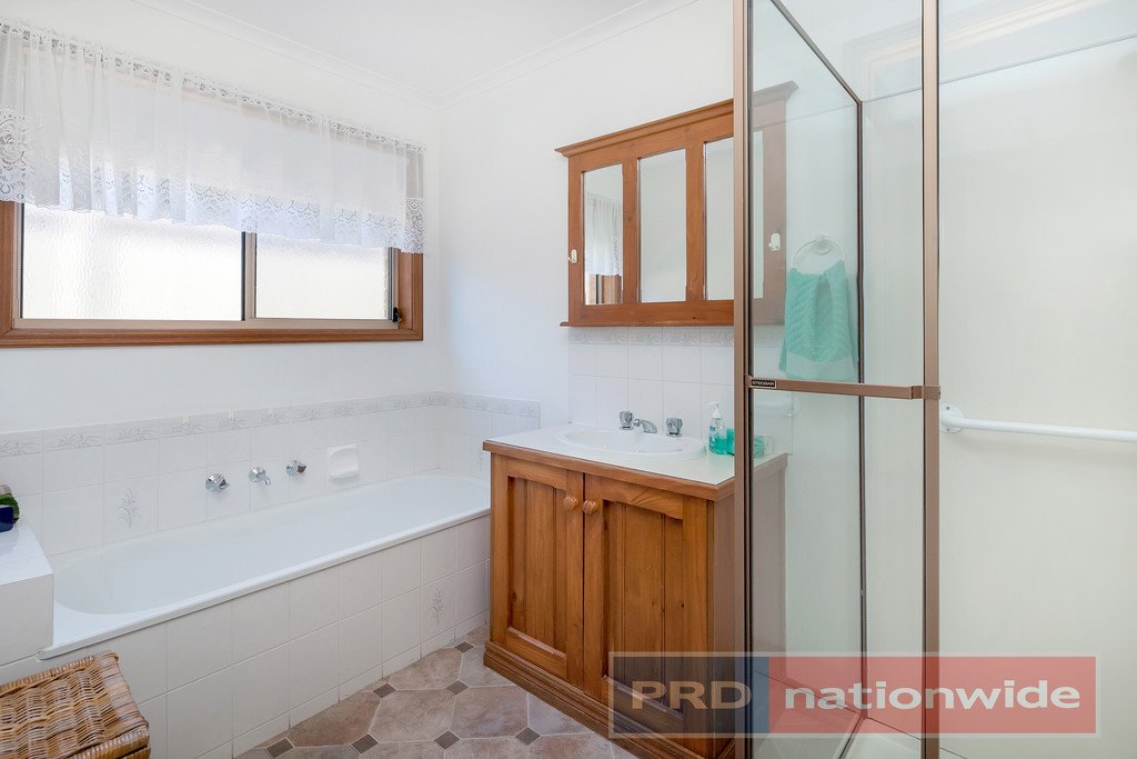 2 Mancev Court BROWN HILL 7