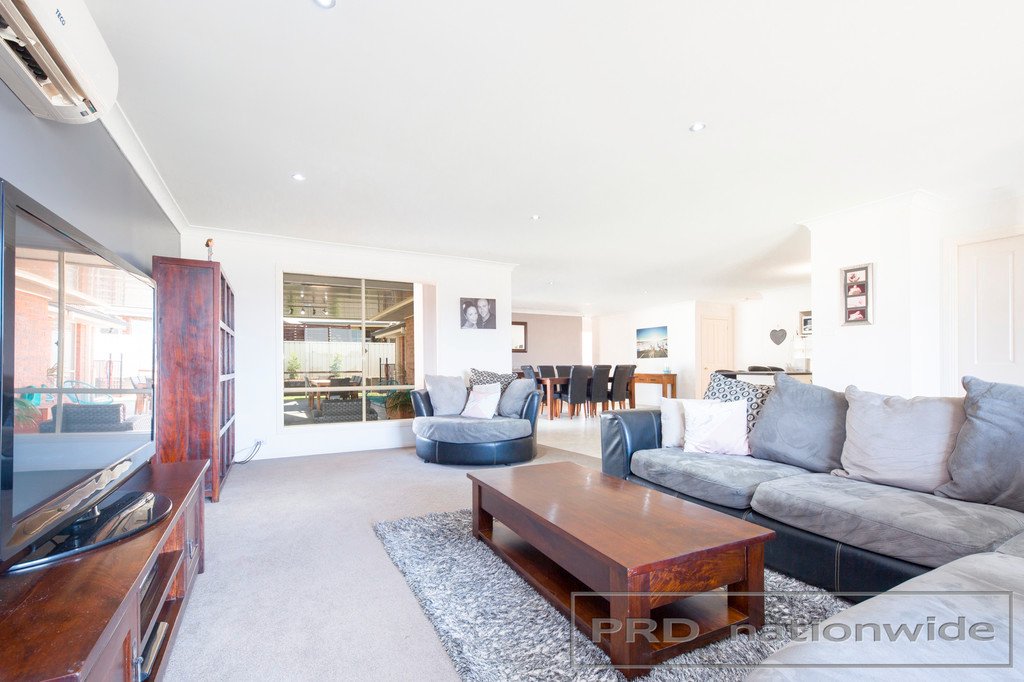 2 Mannall Close RUTHERFORD 4