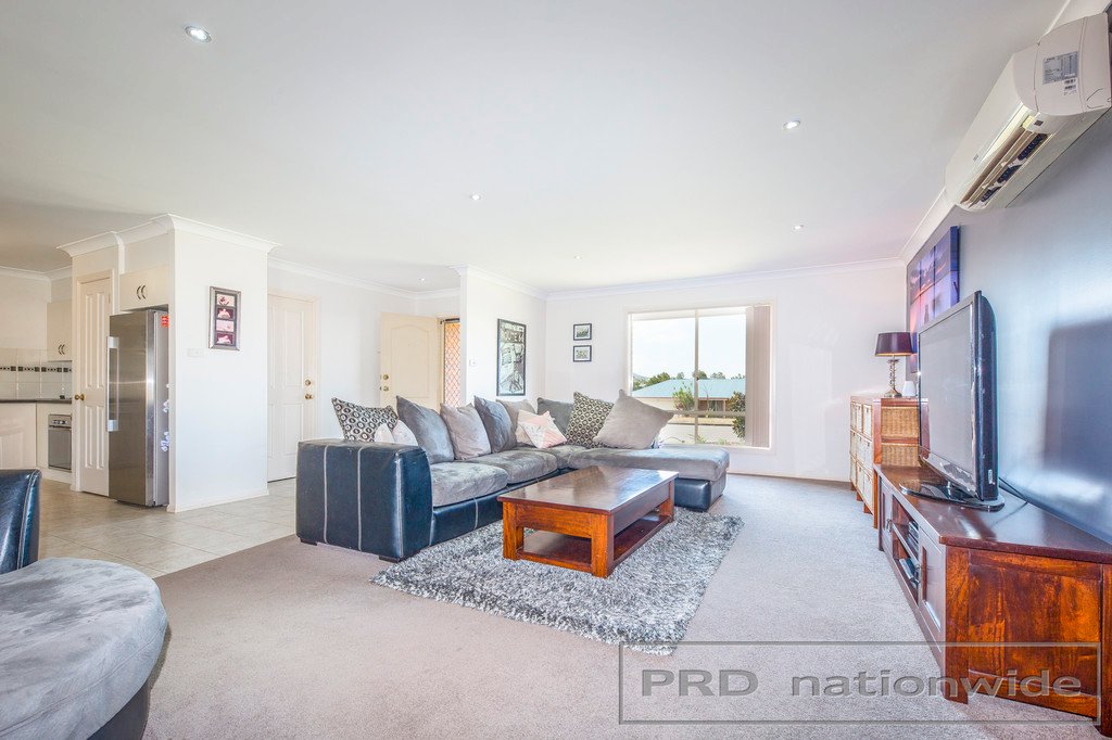 2 Mannall Close RUTHERFORD 5