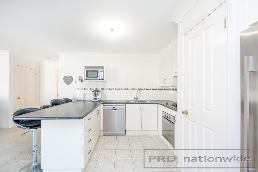 2 Mannall Close RUTHERFORD 7