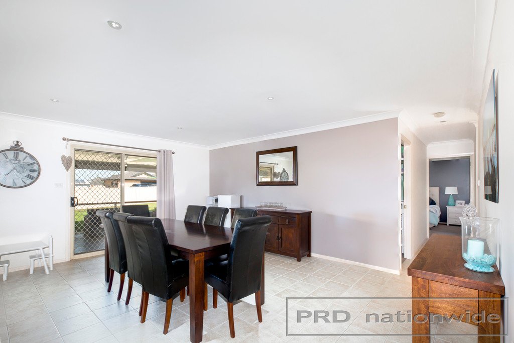 2 Mannall Close RUTHERFORD 9