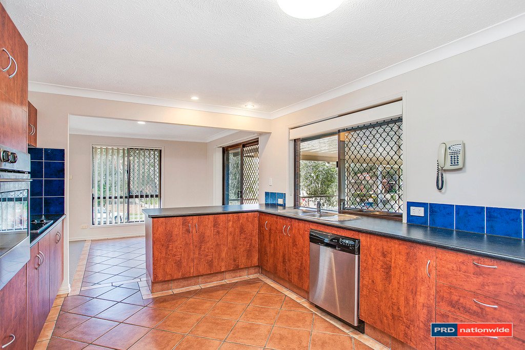 2 Maple Court BURLEIGH WATERS 3