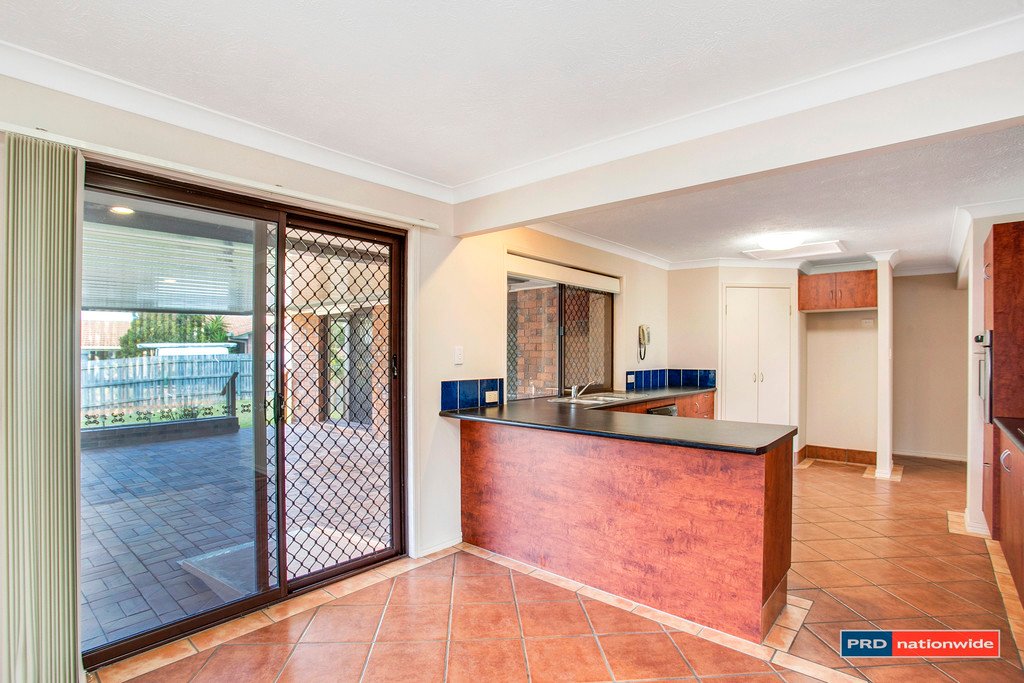 2 Maple Court BURLEIGH WATERS 4