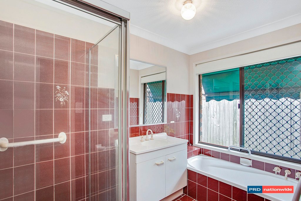 2 Maple Court BURLEIGH WATERS 9