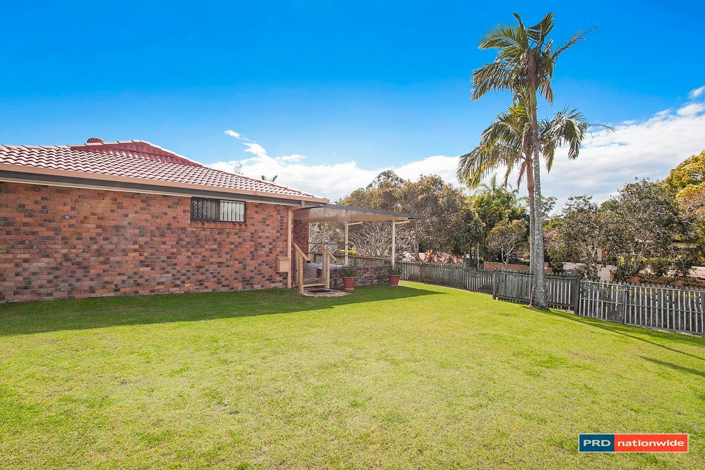 2 Maple Court BURLEIGH WATERS 12