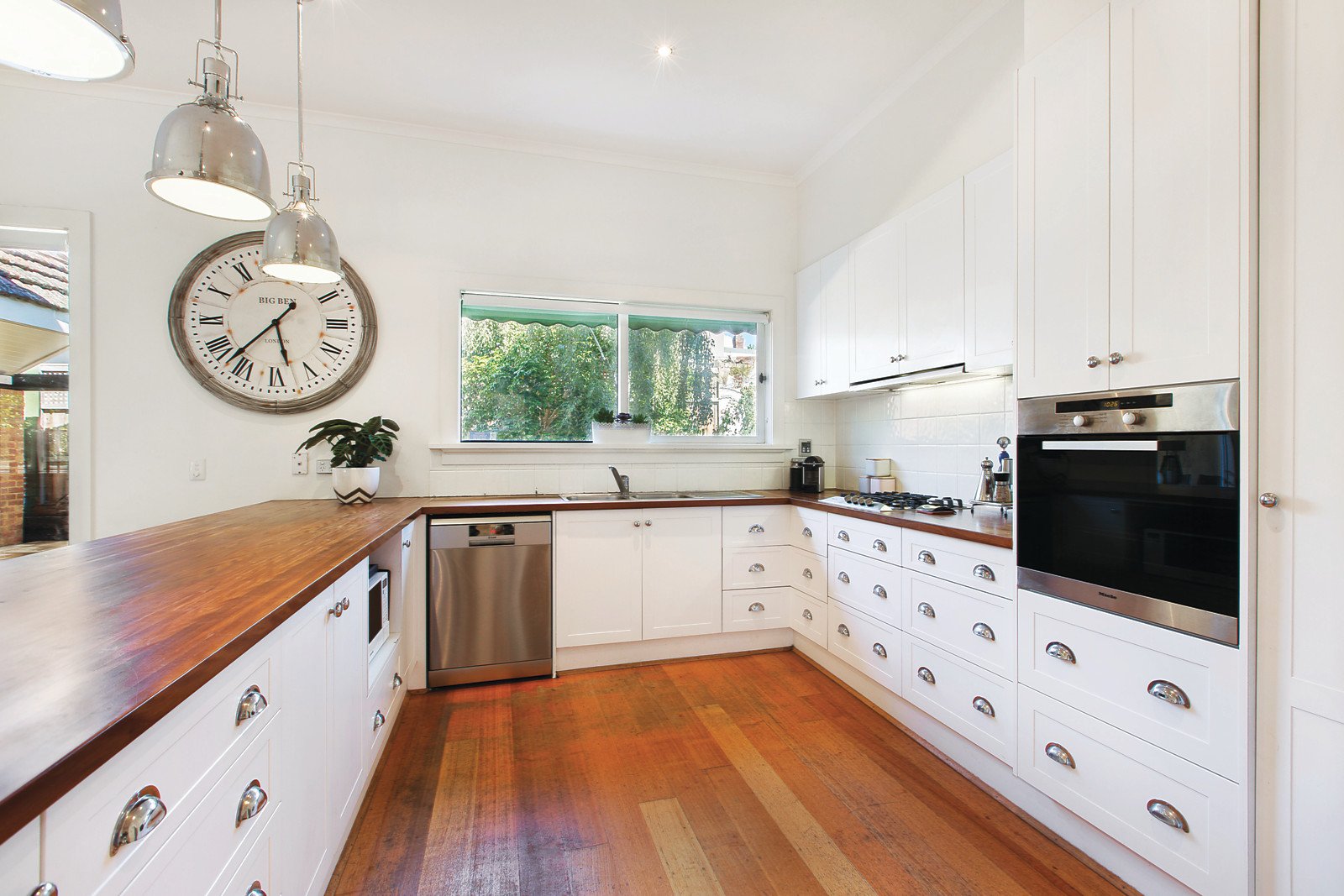 2 Maple Crescent, Camberwell, VIC