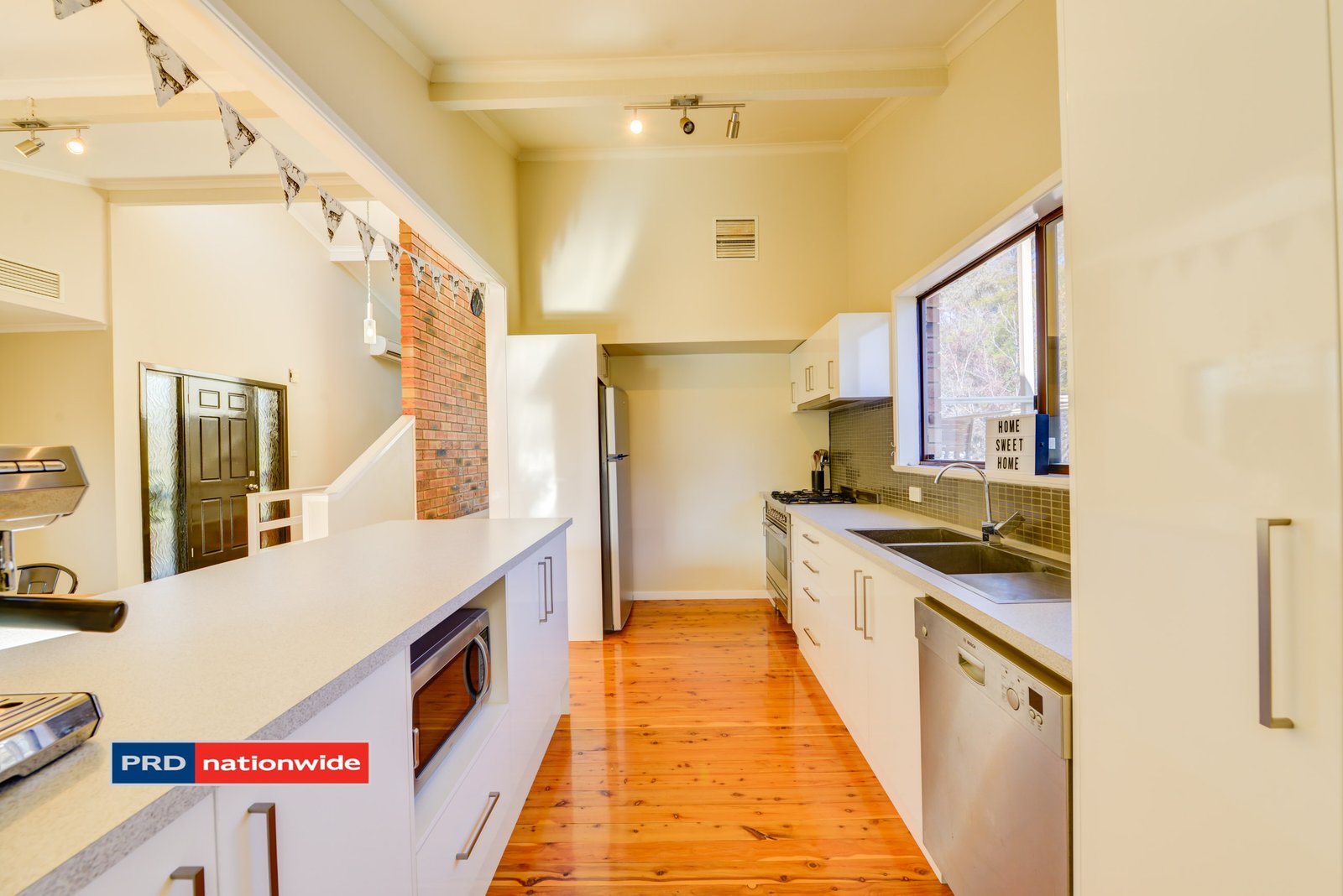 2 Maple Place TAMWORTH 3