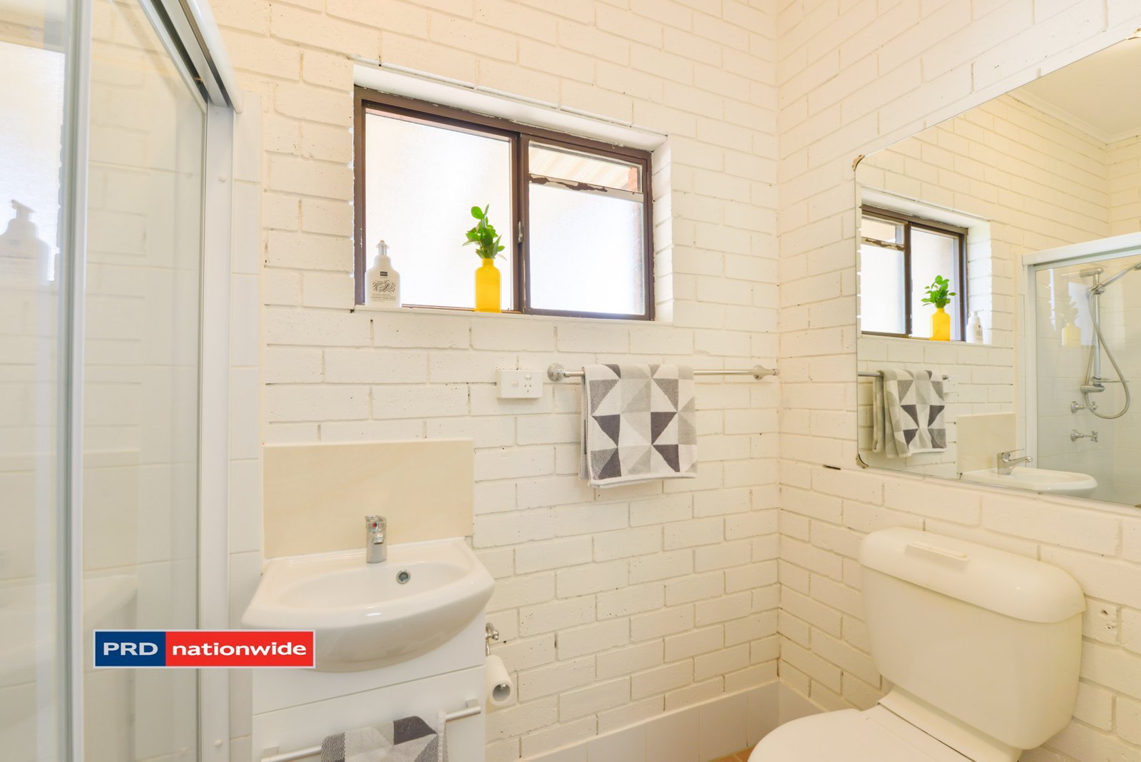 2 Maple Place TAMWORTH 18