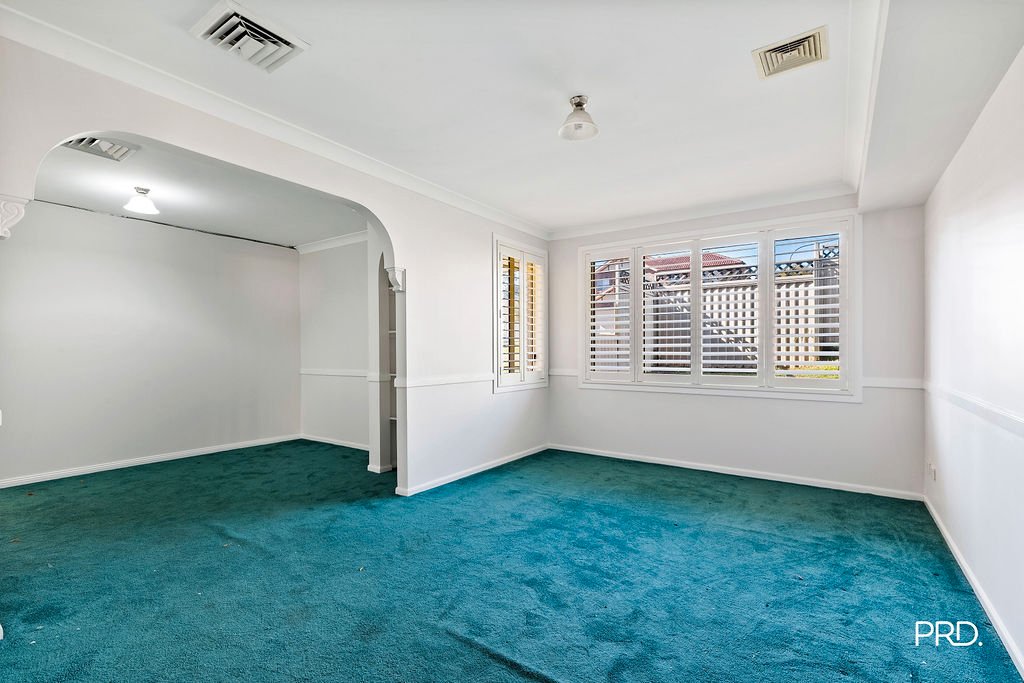 2 Marcus Clarke Crescent GLENMORE PARK 4