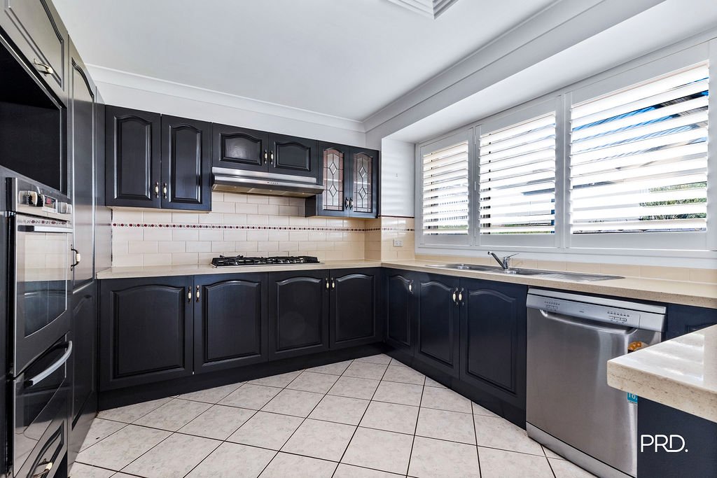 2 Marcus Clarke Crescent GLENMORE PARK 9