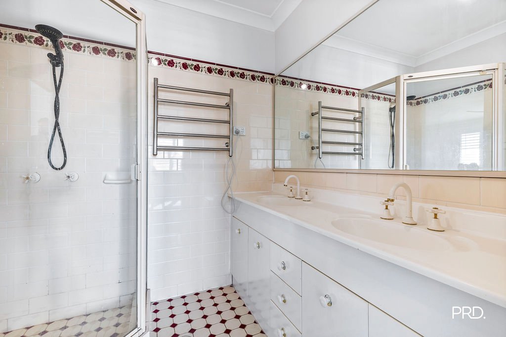 2 Marcus Clarke Crescent GLENMORE PARK 15