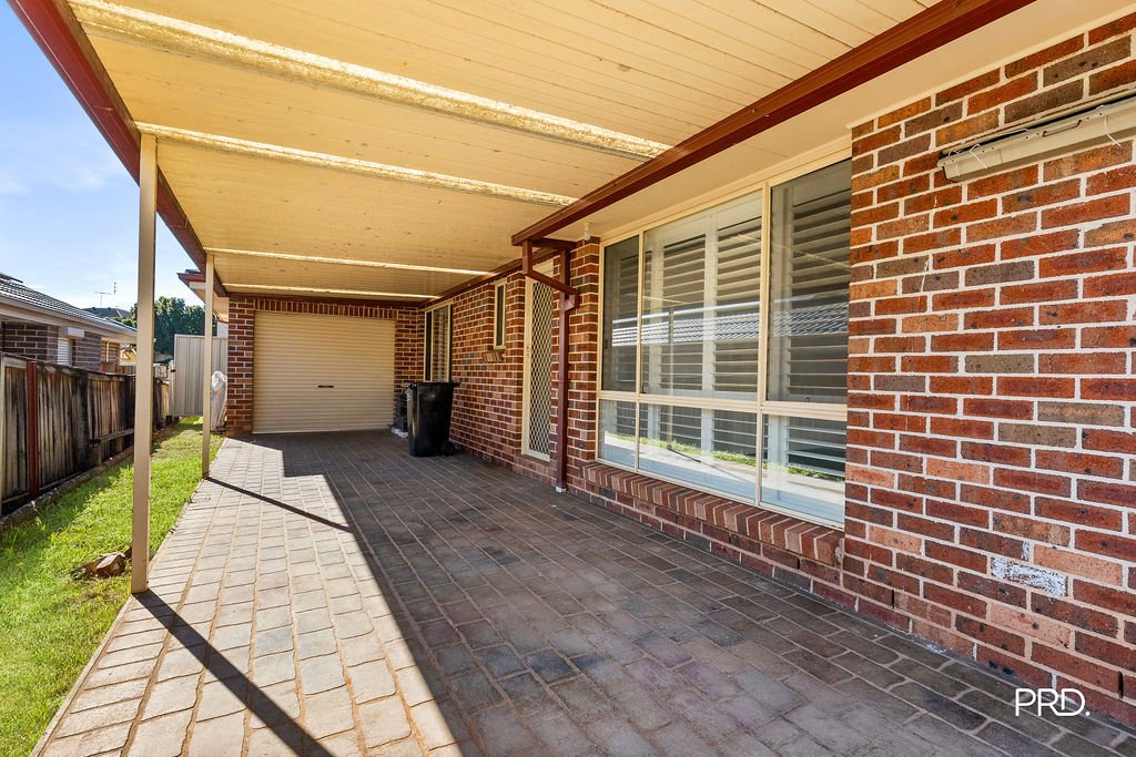 2 Marcus Clarke Crescent GLENMORE PARK 17