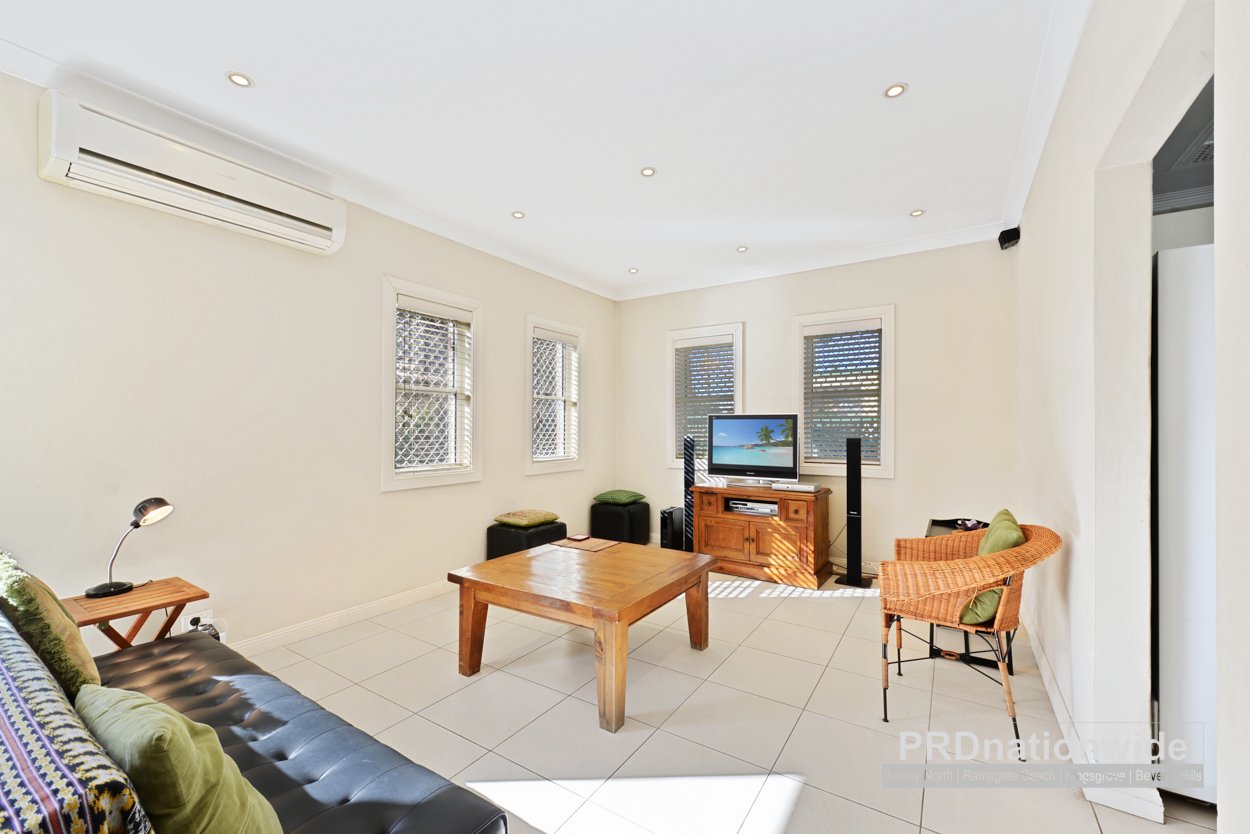 2 Margaret Street KOGARAH 4