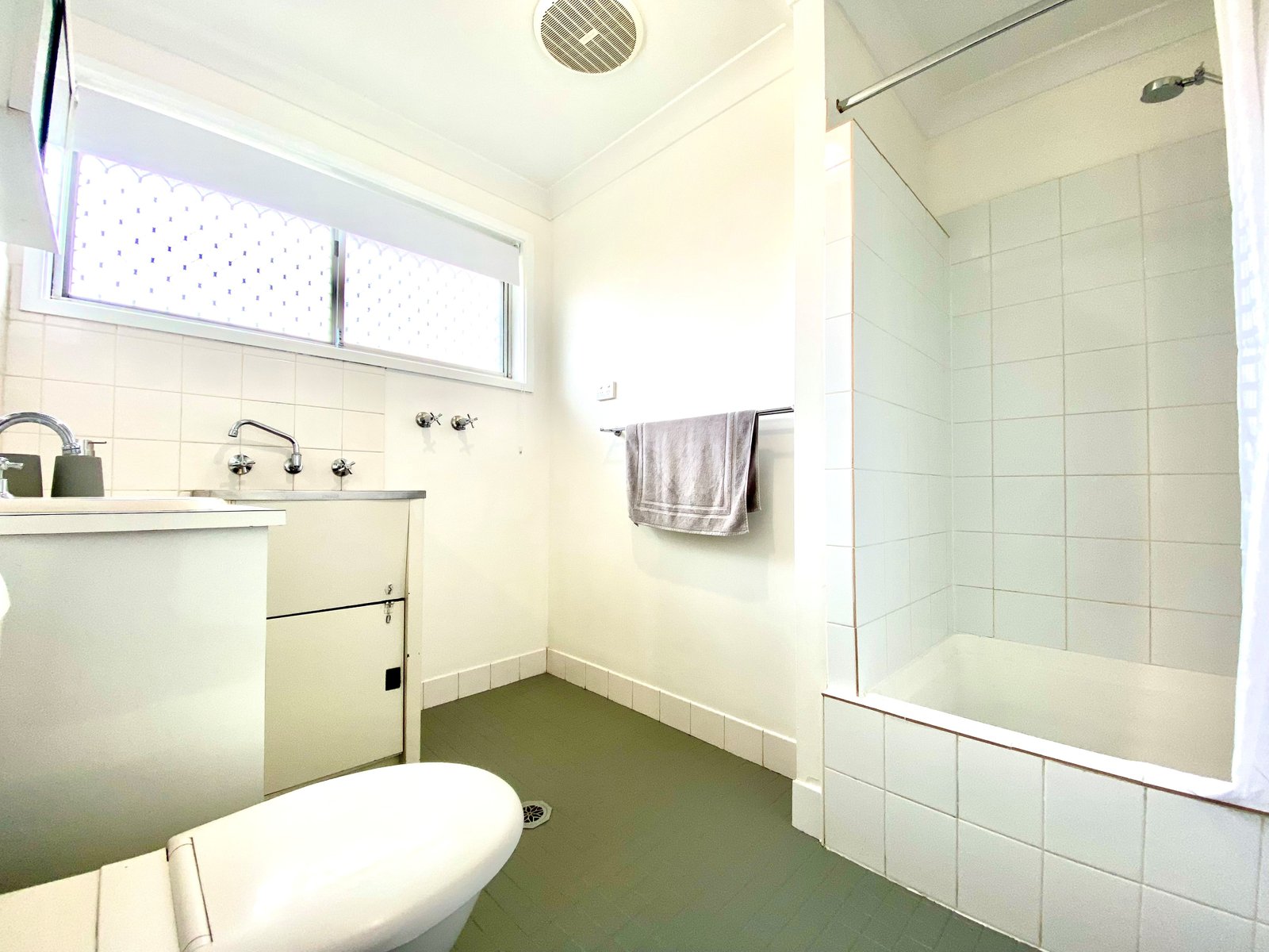 2 May Lane TAMWORTH 8