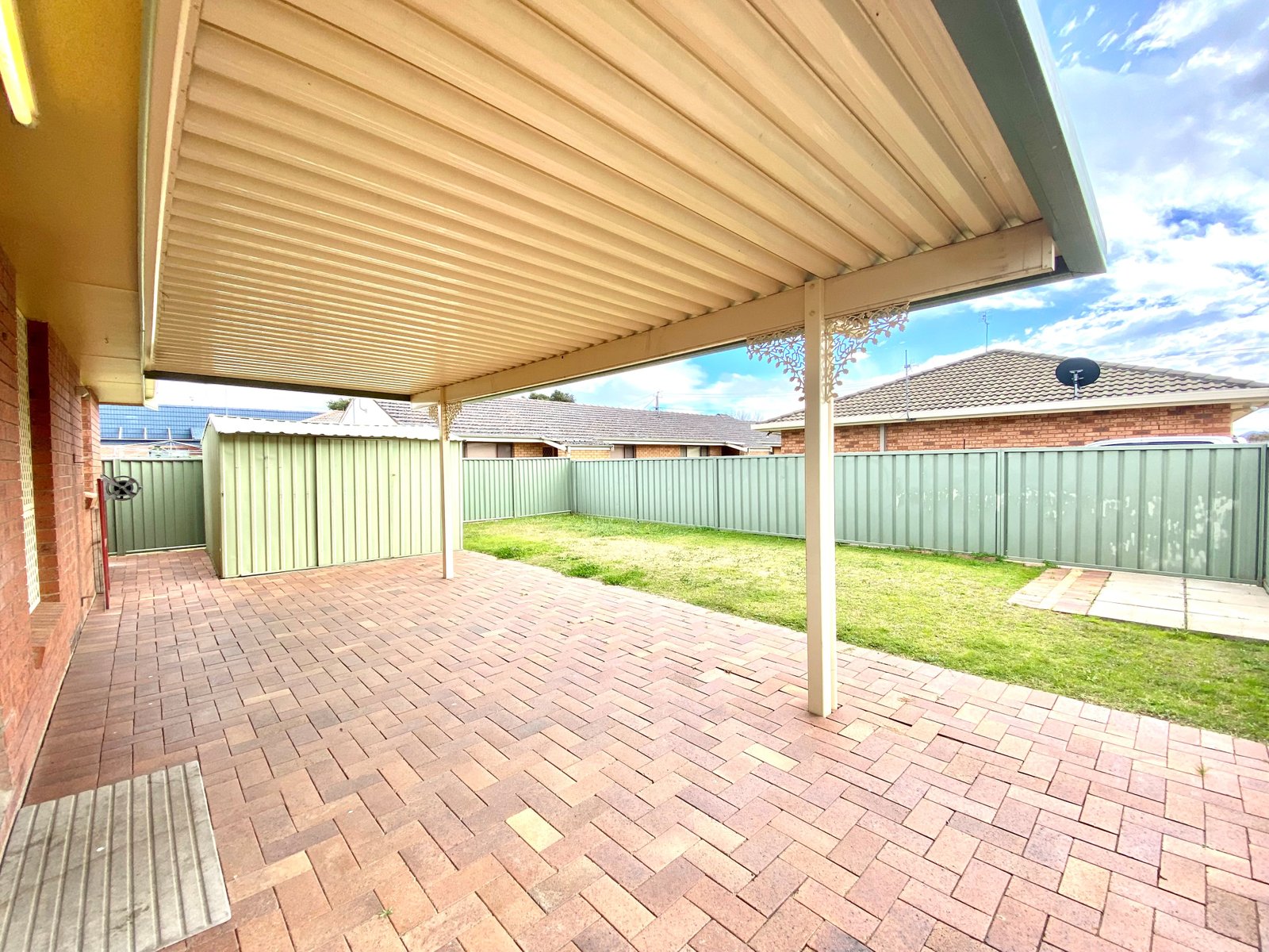 2 May Lane TAMWORTH 9