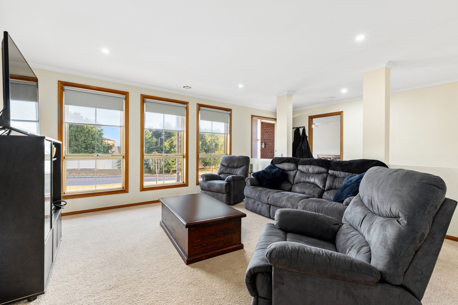 Gallery: 2 Mayfair Court