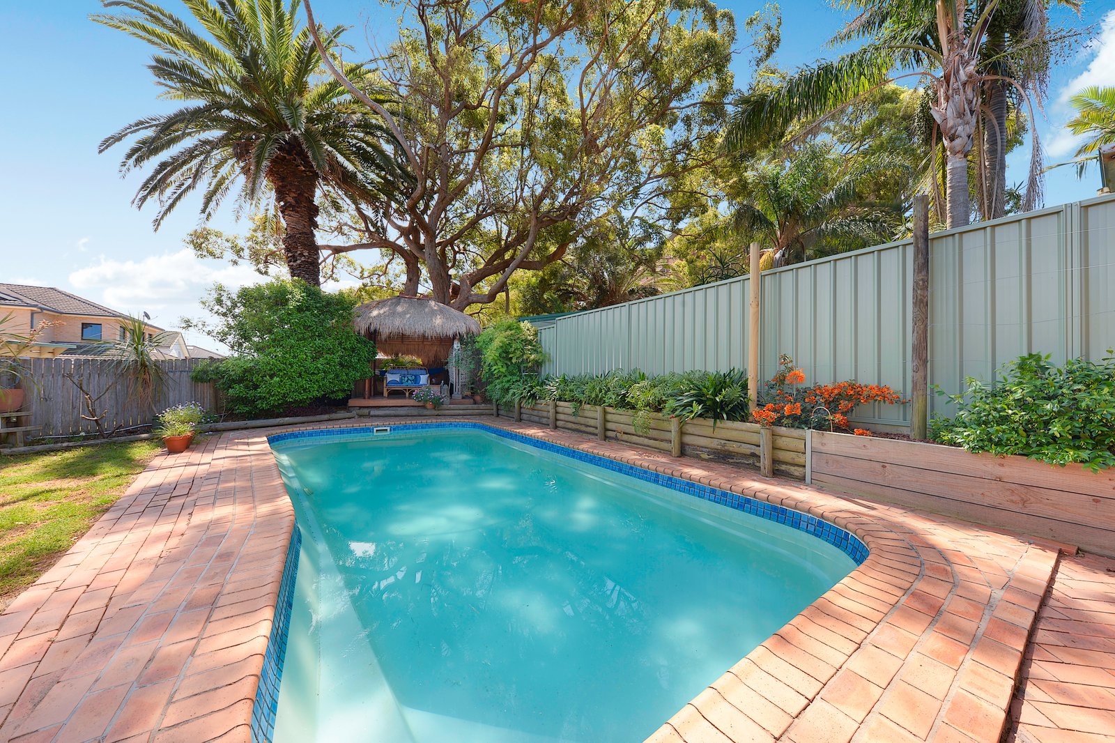 2 McKenzie Avenue CHIFLEY 1