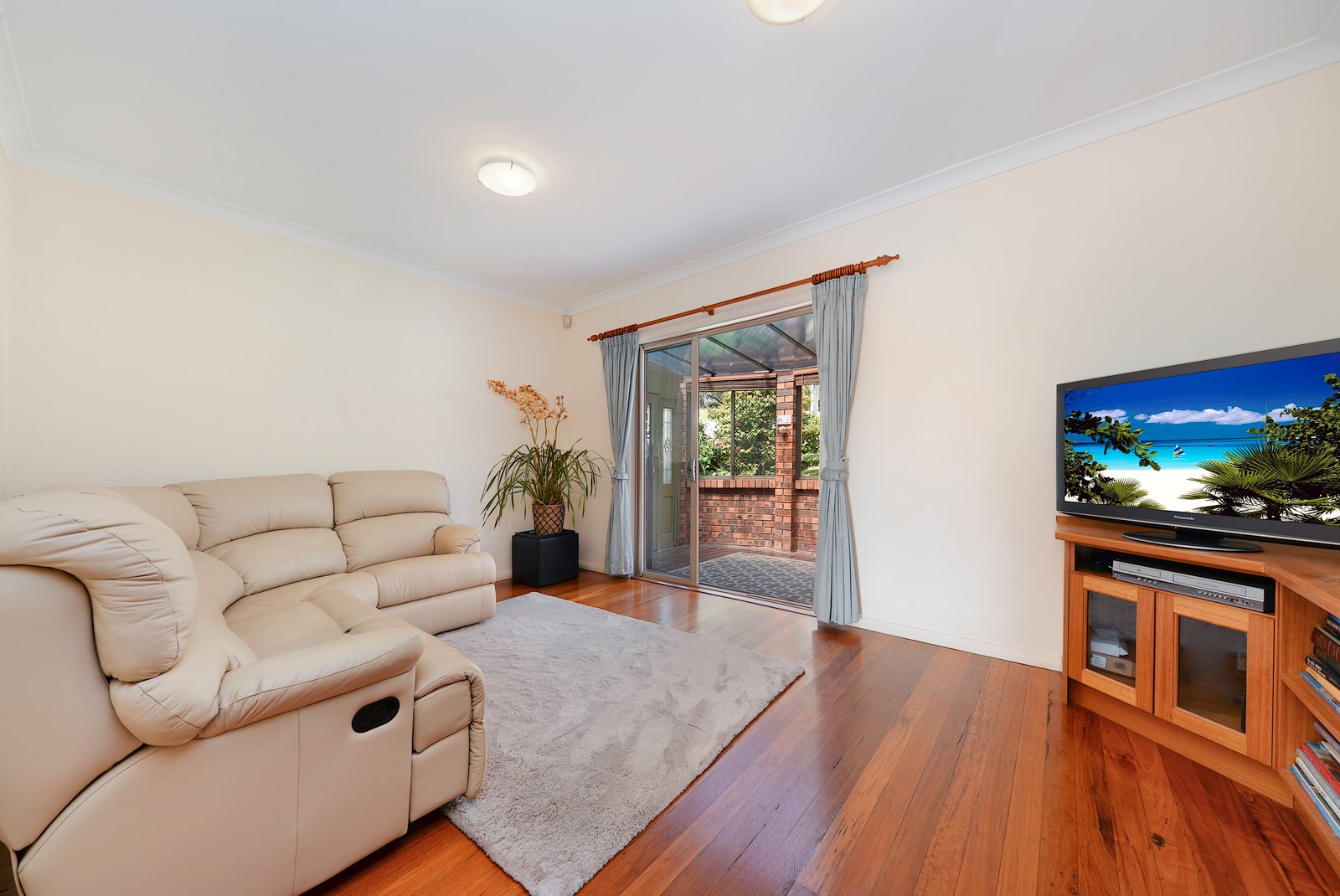 2 McKenzie Avenue CHIFLEY 4