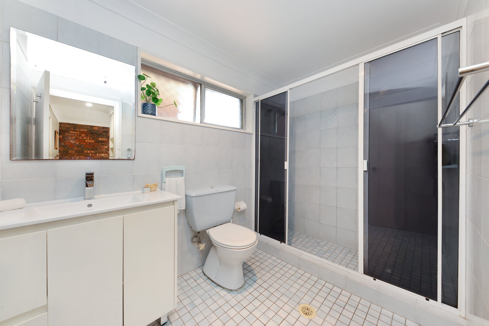 2 McKenzie Avenue CHIFLEY 10