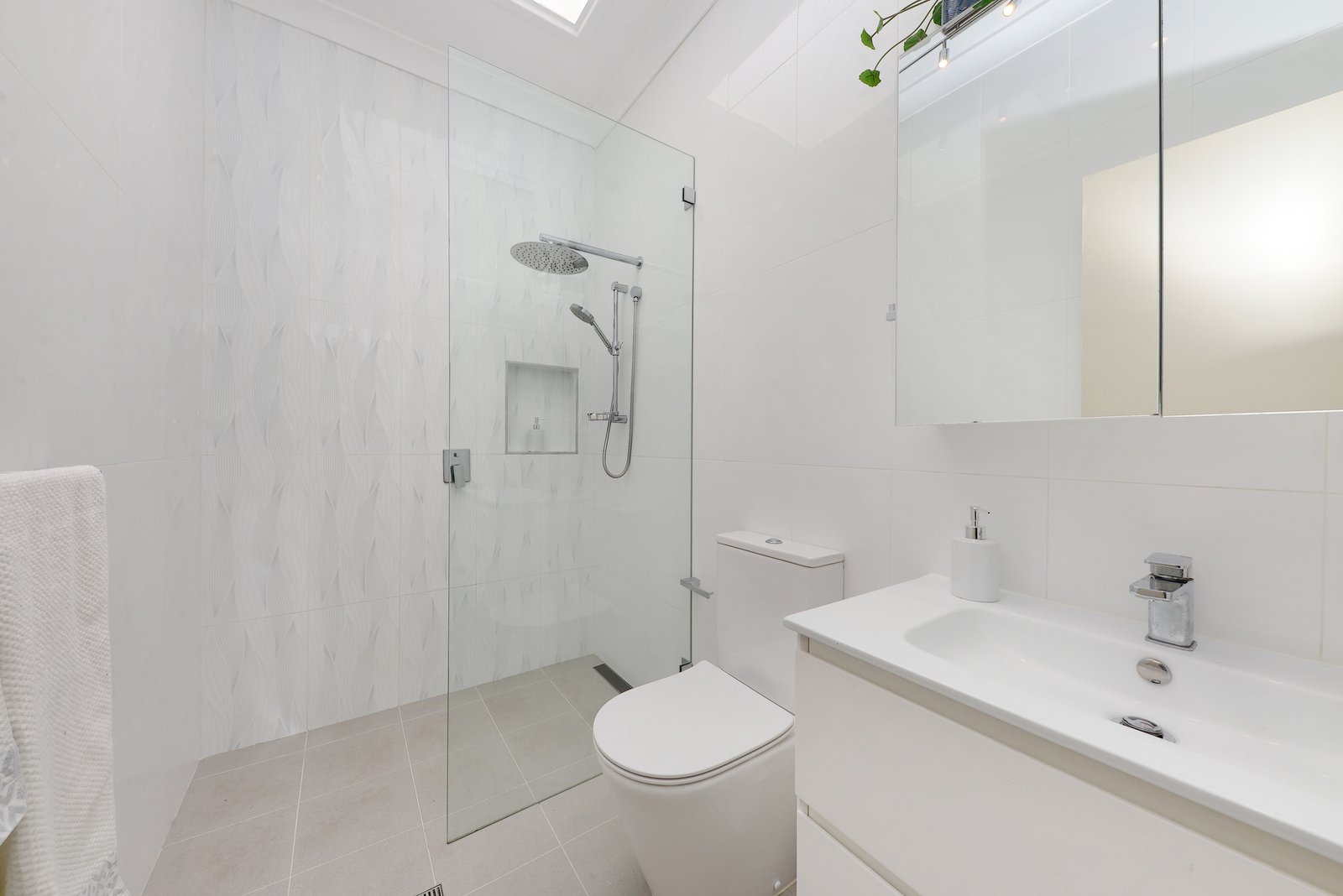 2 McKenzie Avenue CHIFLEY 12