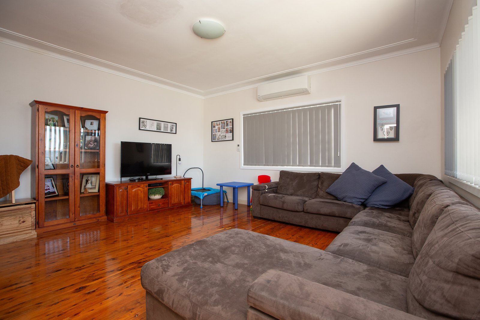 2 McRae Street TAMWORTH 9