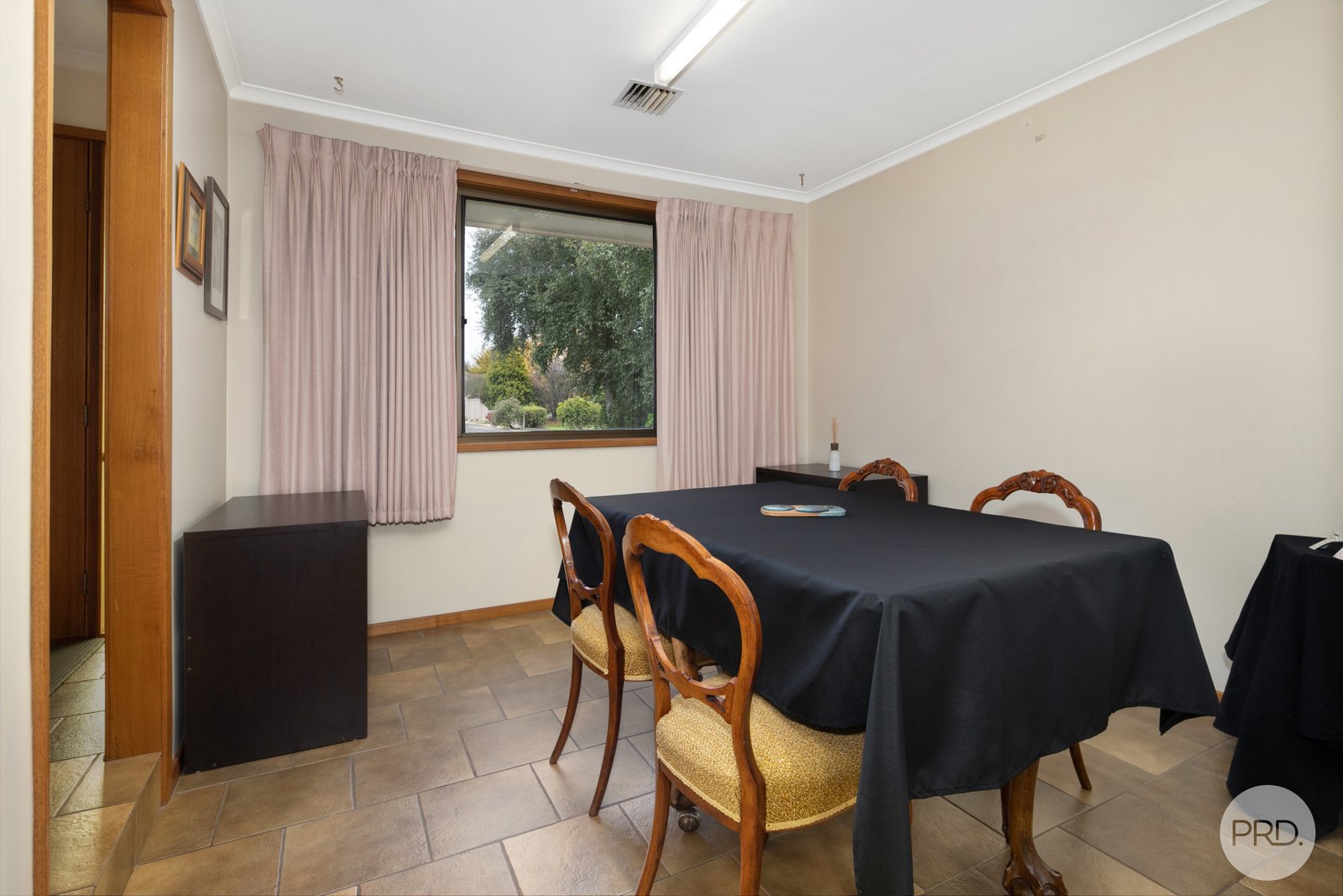 2 Meadow Court DELACOMBE 10