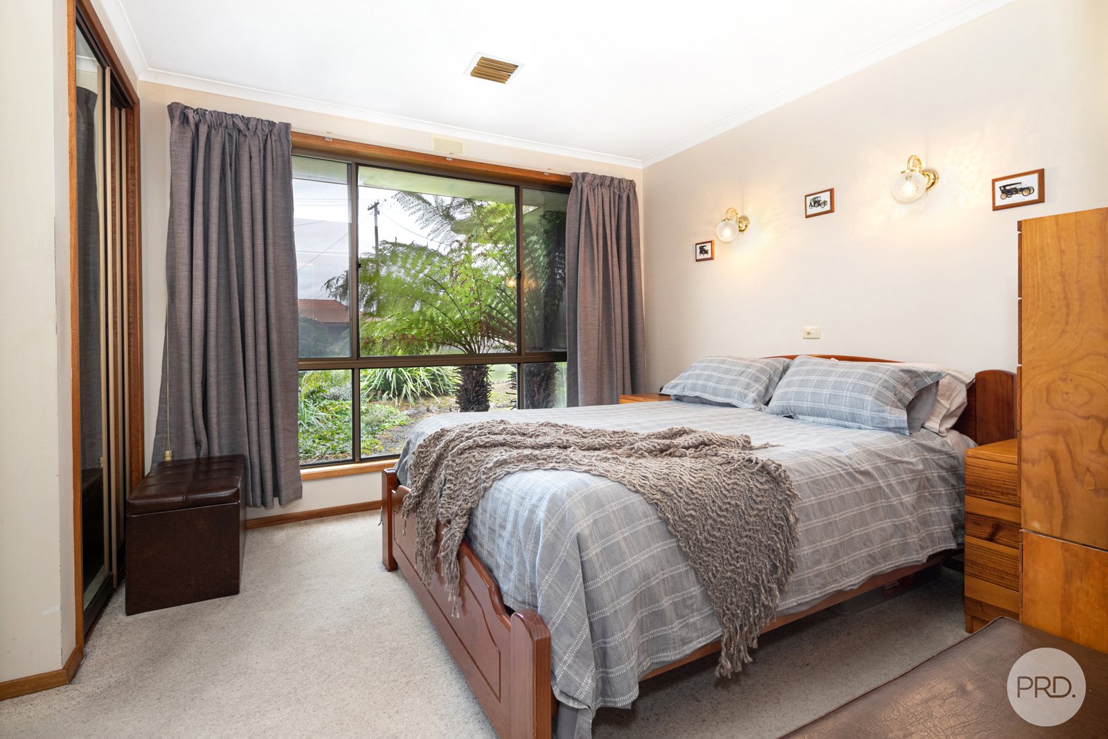 2 Meadow Court DELACOMBE 11