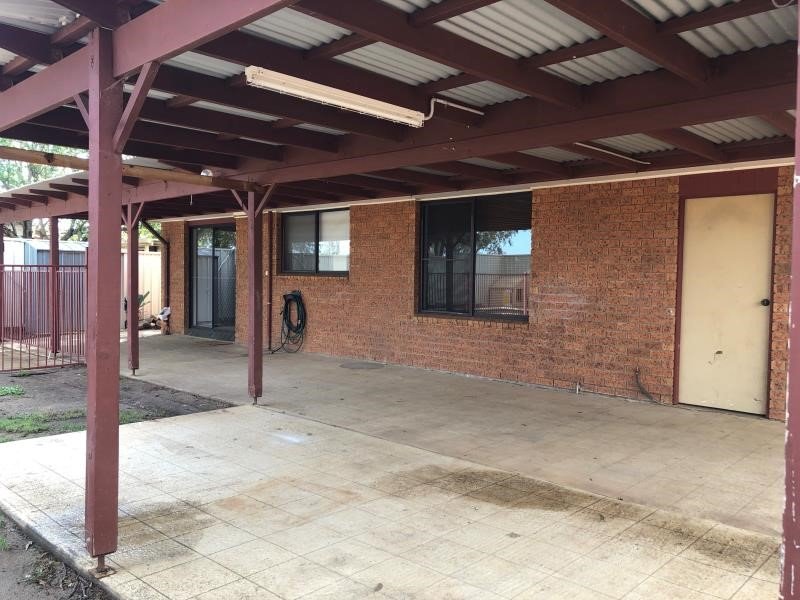 2 Melissa Avenue TAMWORTH 8
