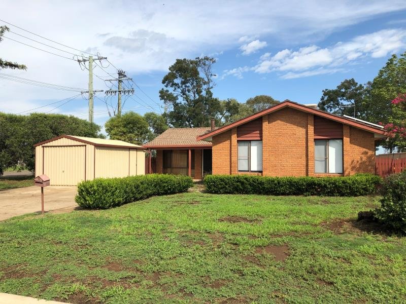 2 Melissa Avenue TAMWORTH 1