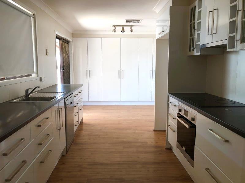 2 Melissa Avenue TAMWORTH 3