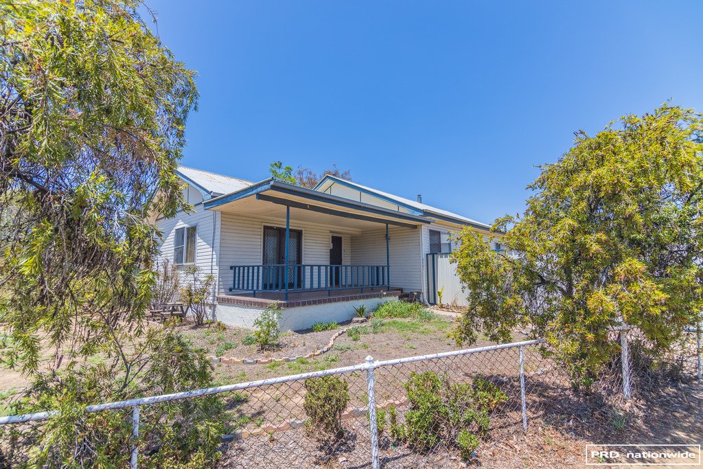 2 Melrose Street TAMWORTH 1