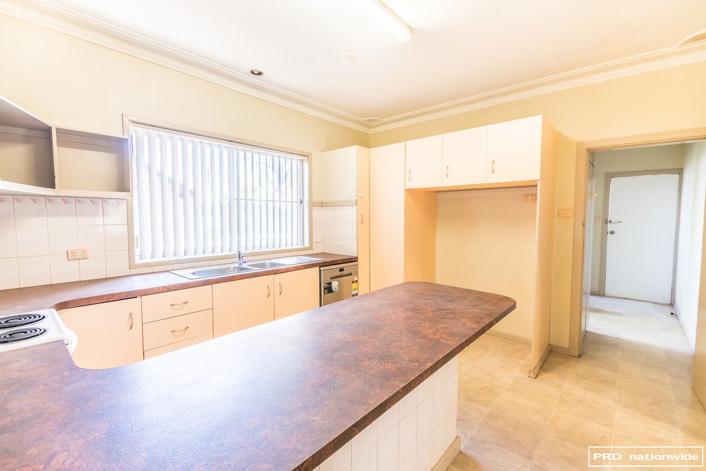2 Melrose Street TAMWORTH 11