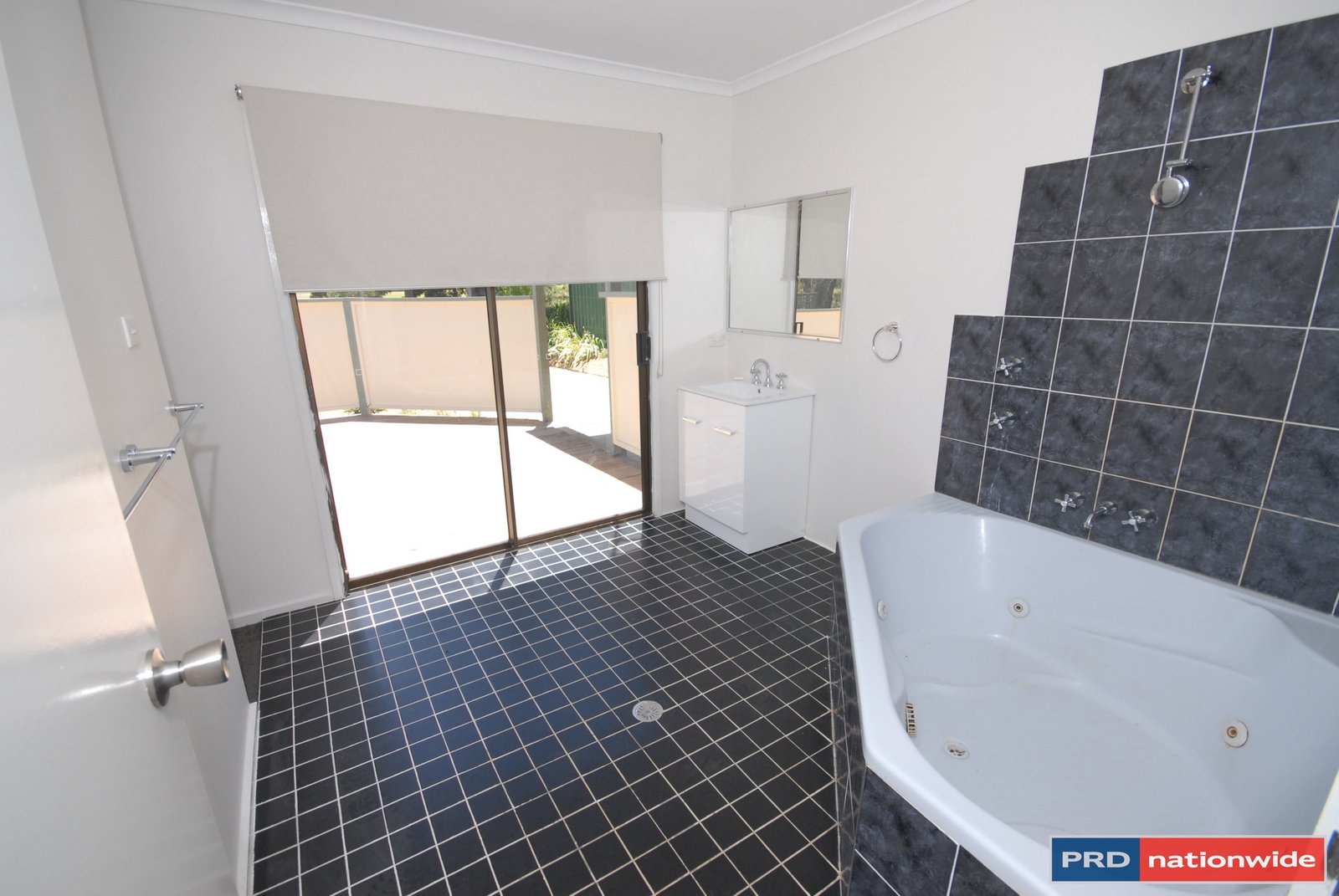 2 Middle Street SUTTON 5