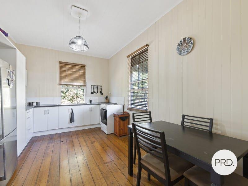 2 Mill Lane ROSEWOOD 7