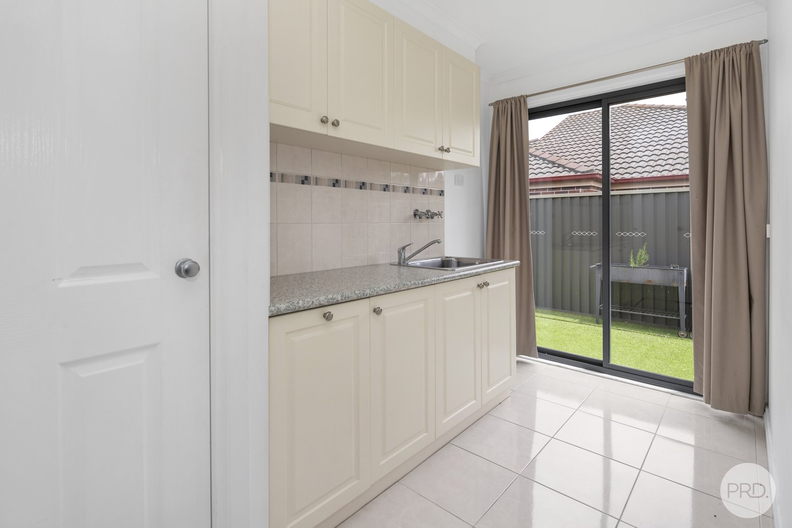 2 Modestino Place MITCHELL PARK 9