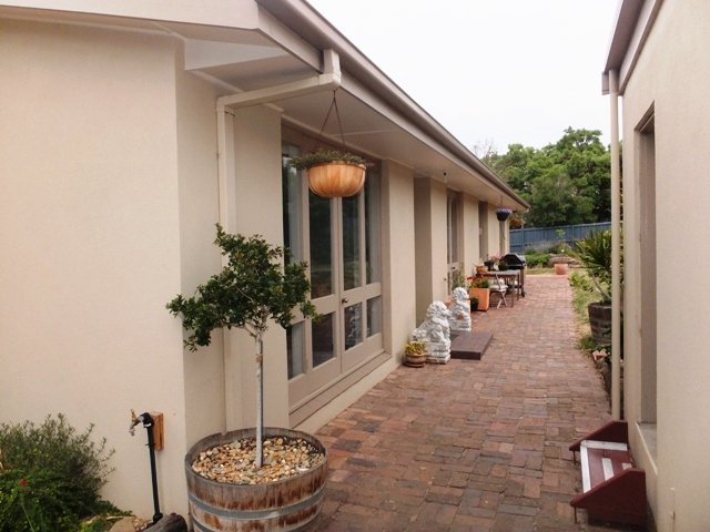 Photos: 2 Montague Street