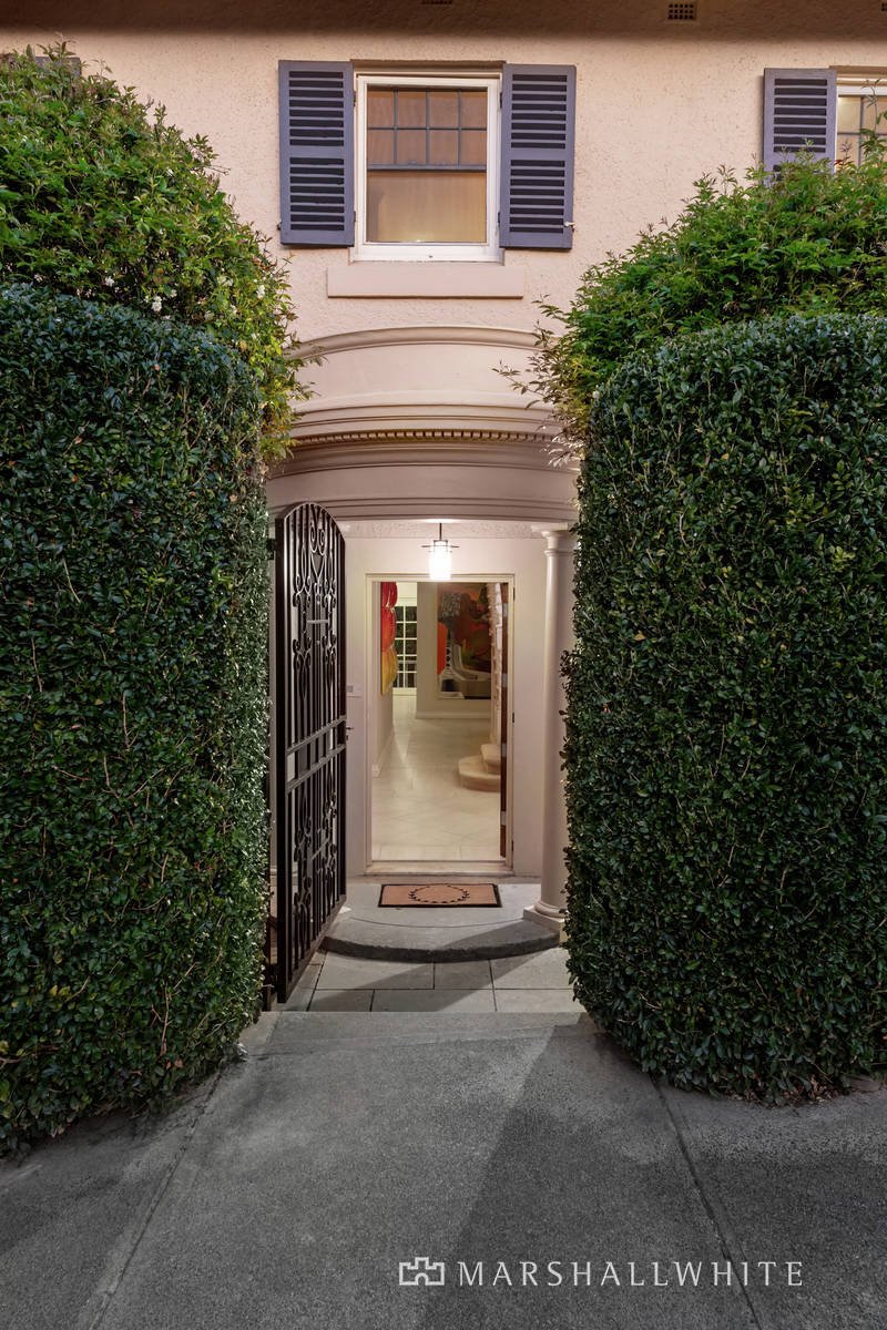 2 Moonga Road, Toorak, VIC