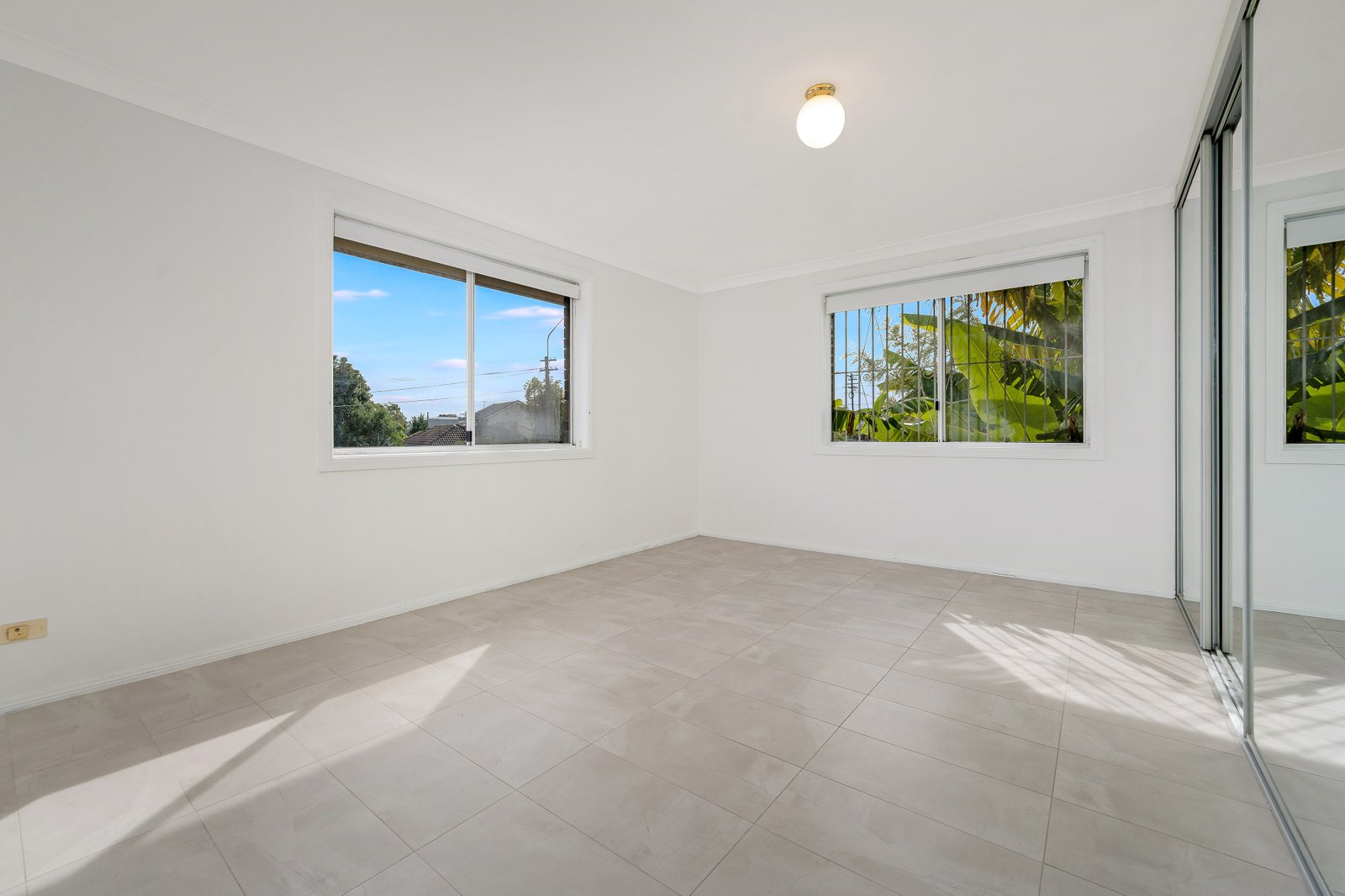 2 Moorefields Road KINGSGROVE 5