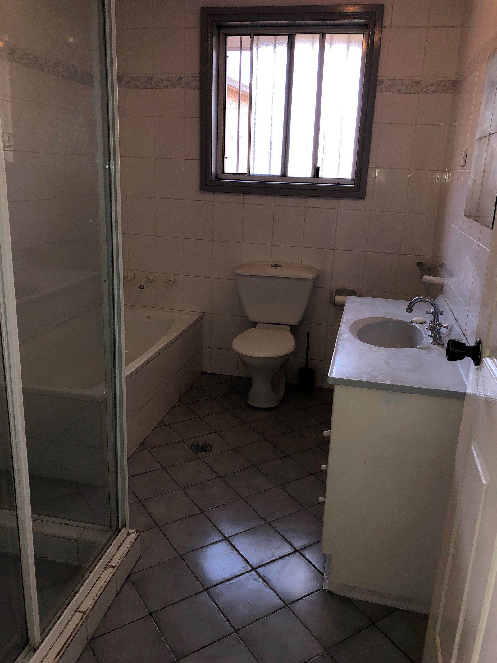 2 Moorefields Road KINGSGROVE 5