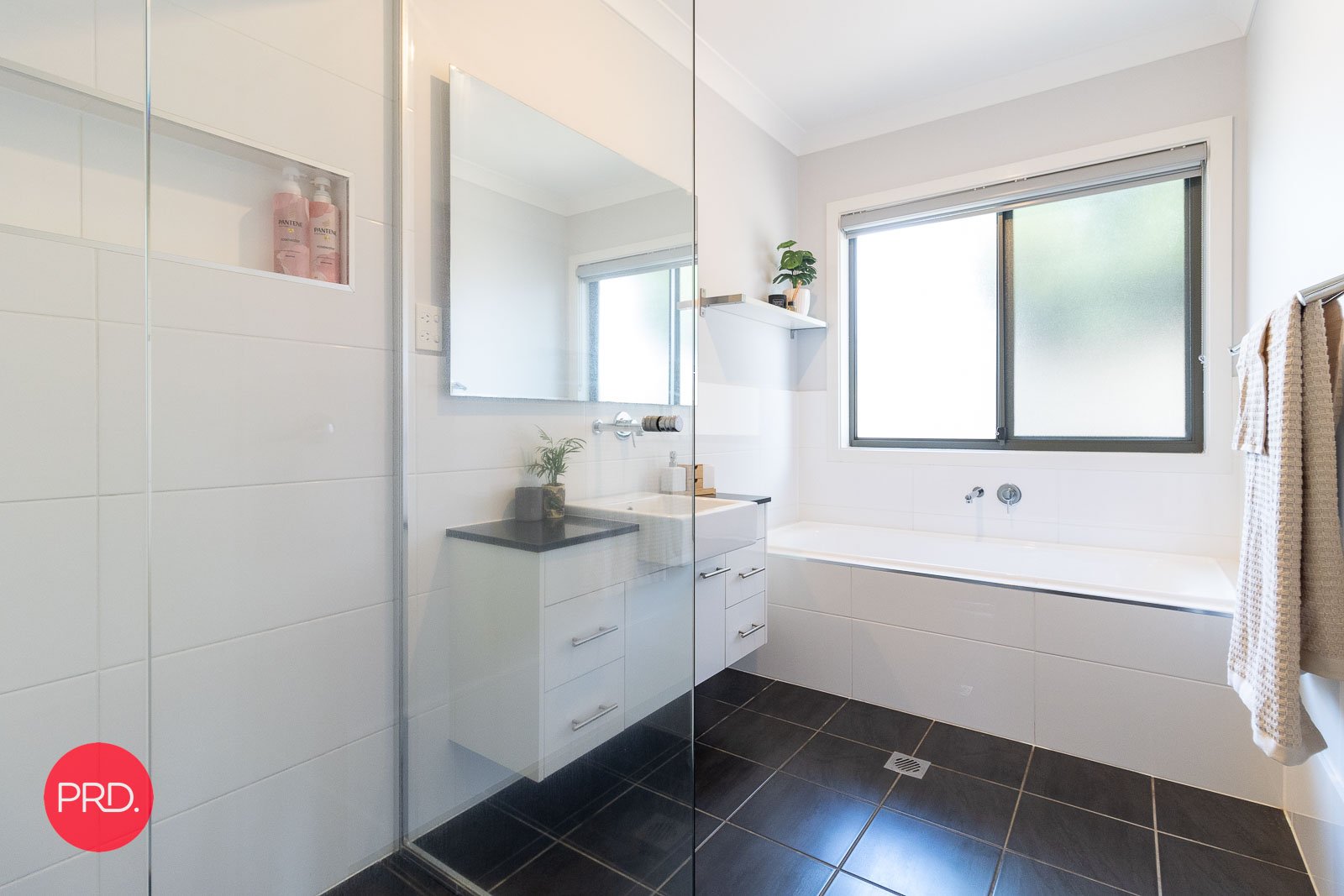 2 Murray Grey Place BUNGENDORE 33