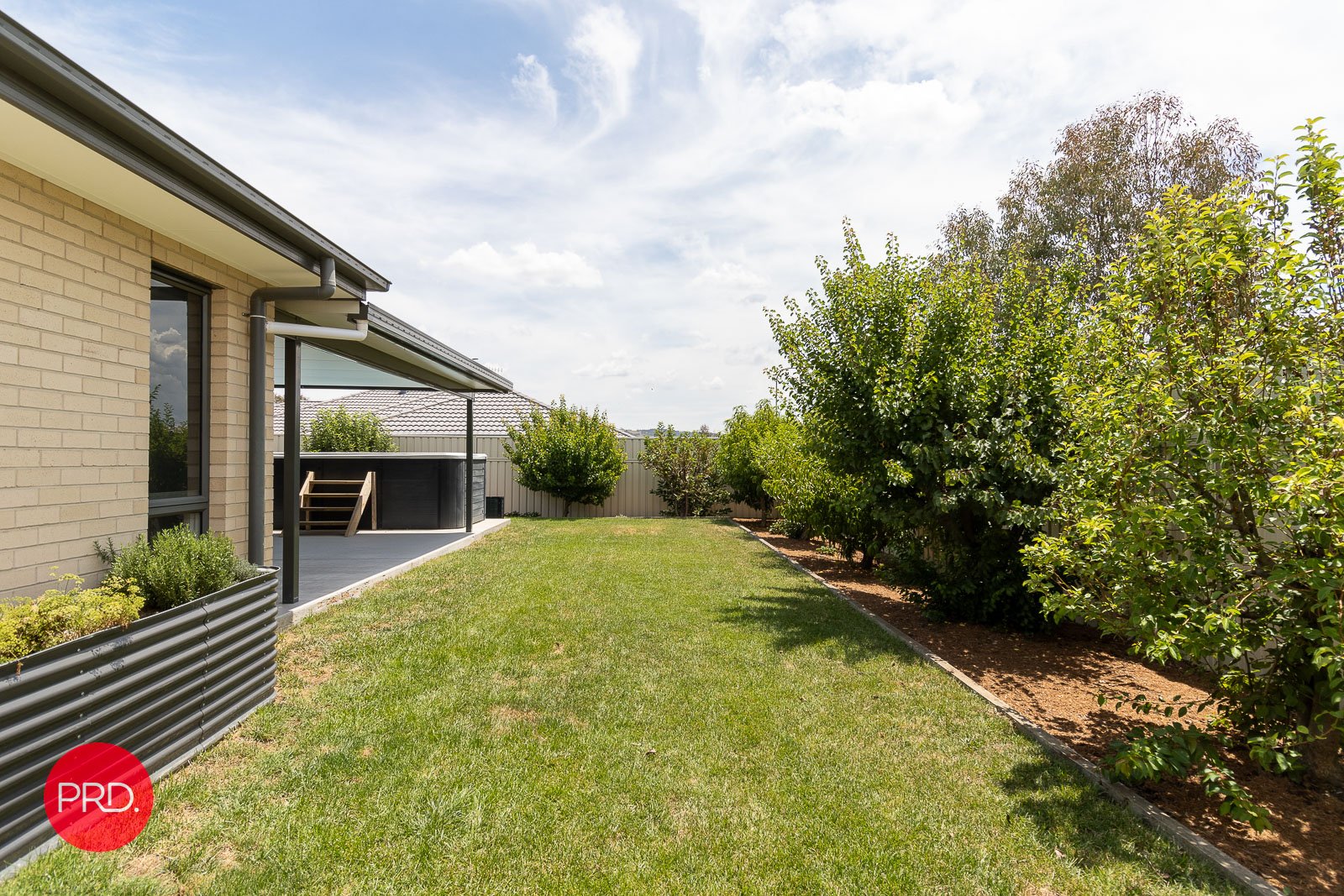 2 Murray Grey Place BUNGENDORE 41