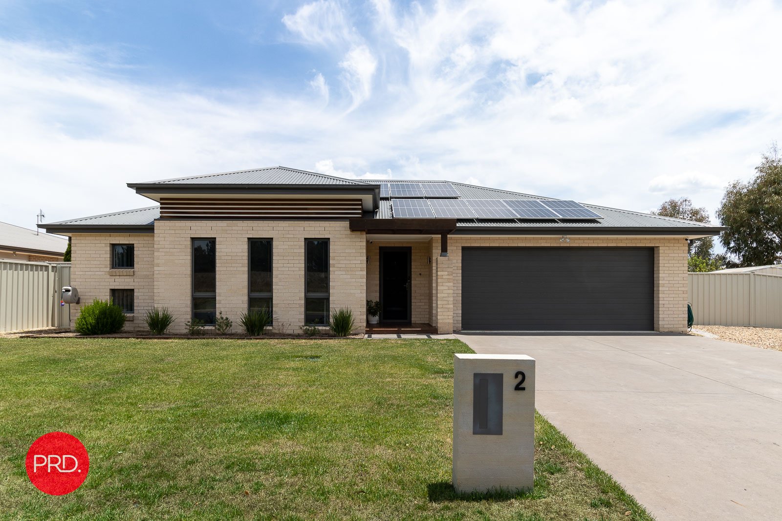 2 Murray Grey Place BUNGENDORE 43